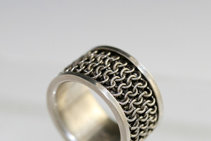 Chainmail spinner ring